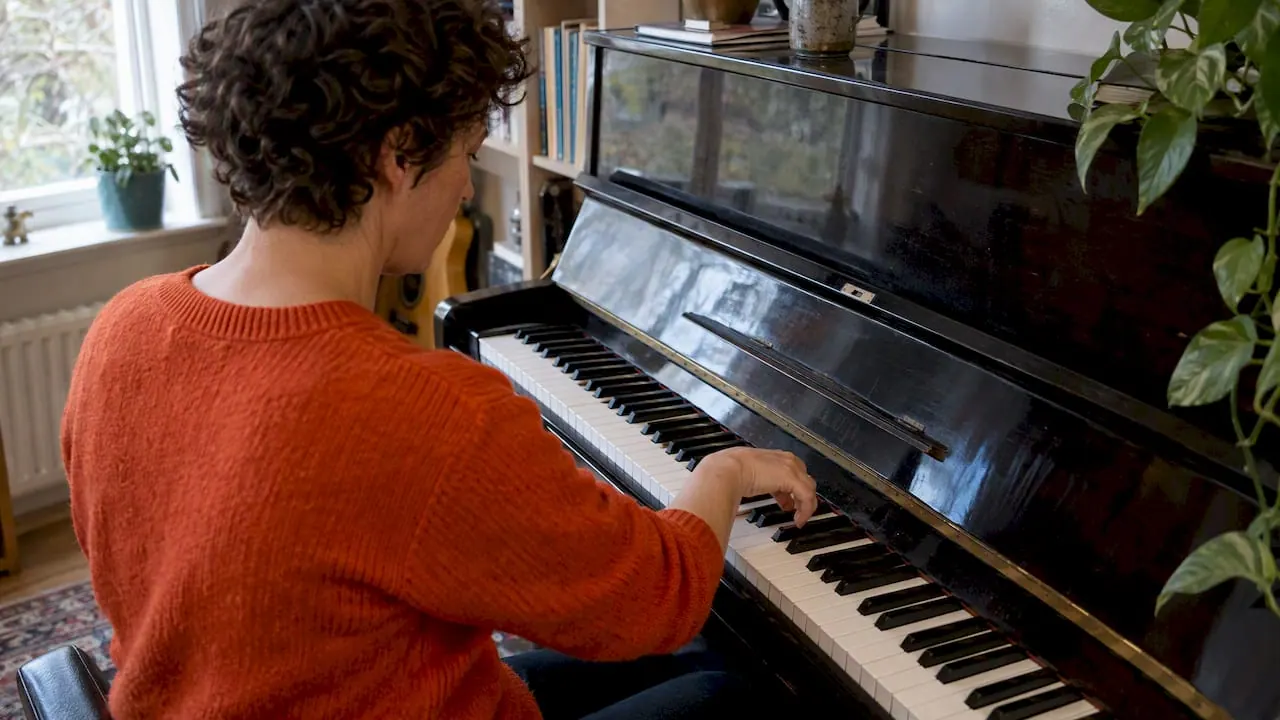 Vingerzetting voor toonladders op de piano: C, G, D, F en Am