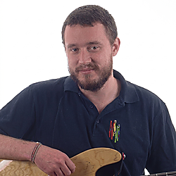 Massimo Beckers basgitaar docent Basgitaar docent Massimo